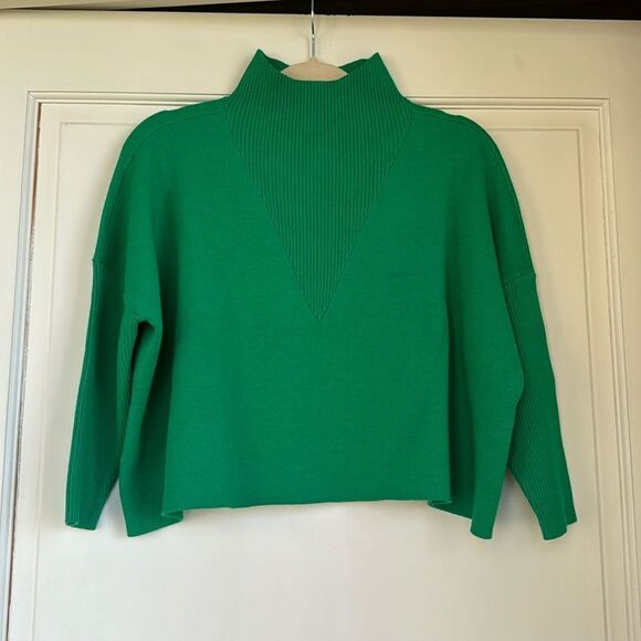 Beautiful Kelly Green Boxy Cropped Turtleneck Sweater By Marie Oliver - Picture 1 of 7